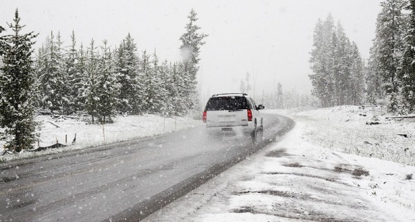 winter-car-road.jpg